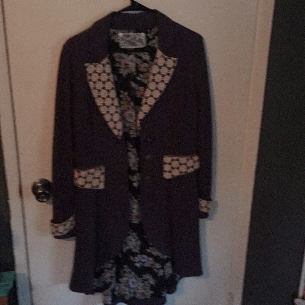 3/4 length overcoat tiered sculpted bottom